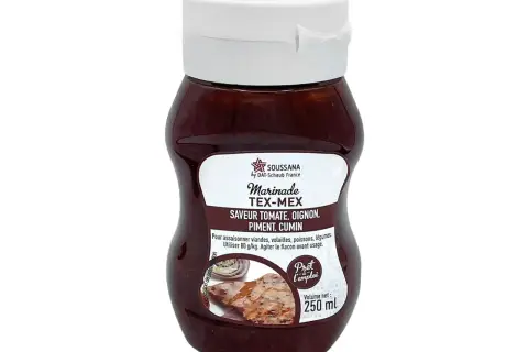 Bouteille de marinade Tex-Mex Soussana, saveur tomate, oignon, piment et cumin. Idéale pour assaisonner viandes, volailles, poissons et légumes.