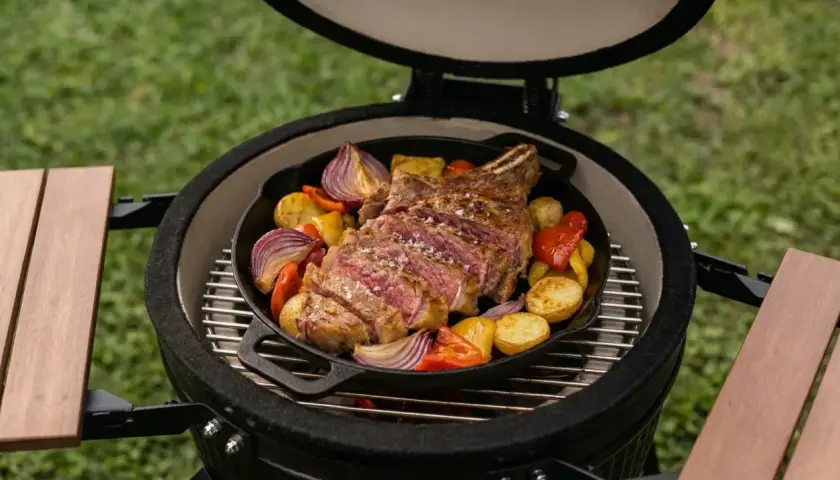 Côte de bœuf savoureuse et légumes rôtis dans un kamado. Un délice à partager !