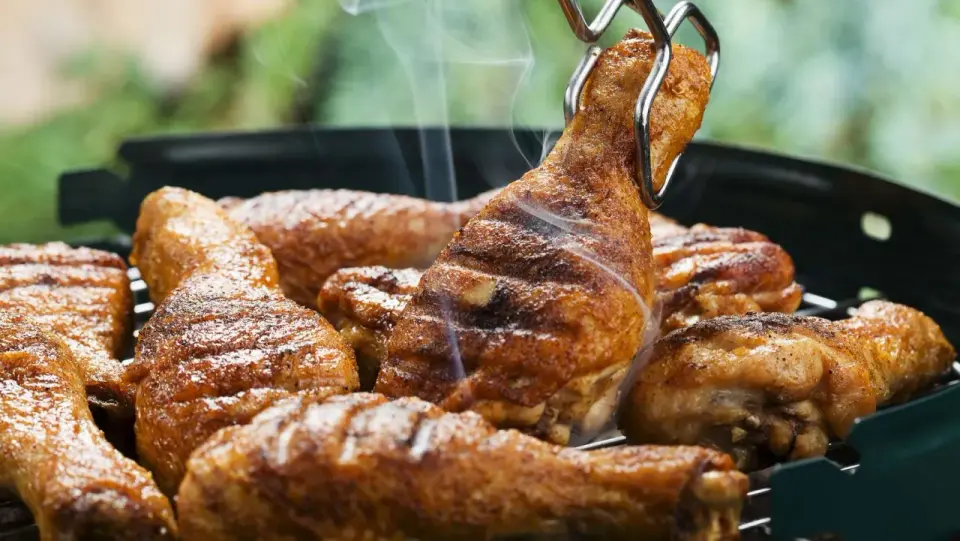 Pilons de poulet au barbecue bien dorés et juteux